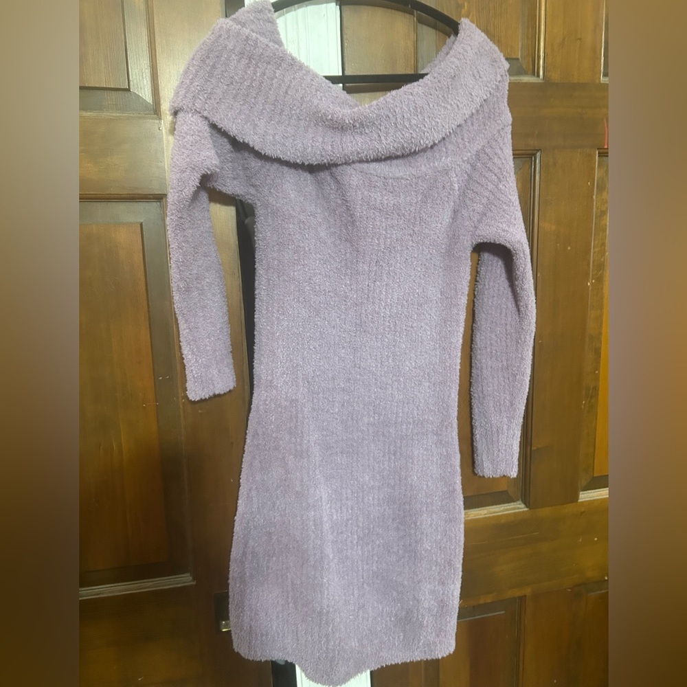 Women’s long sleeves of the shoulder dress. Size M. Never worn
